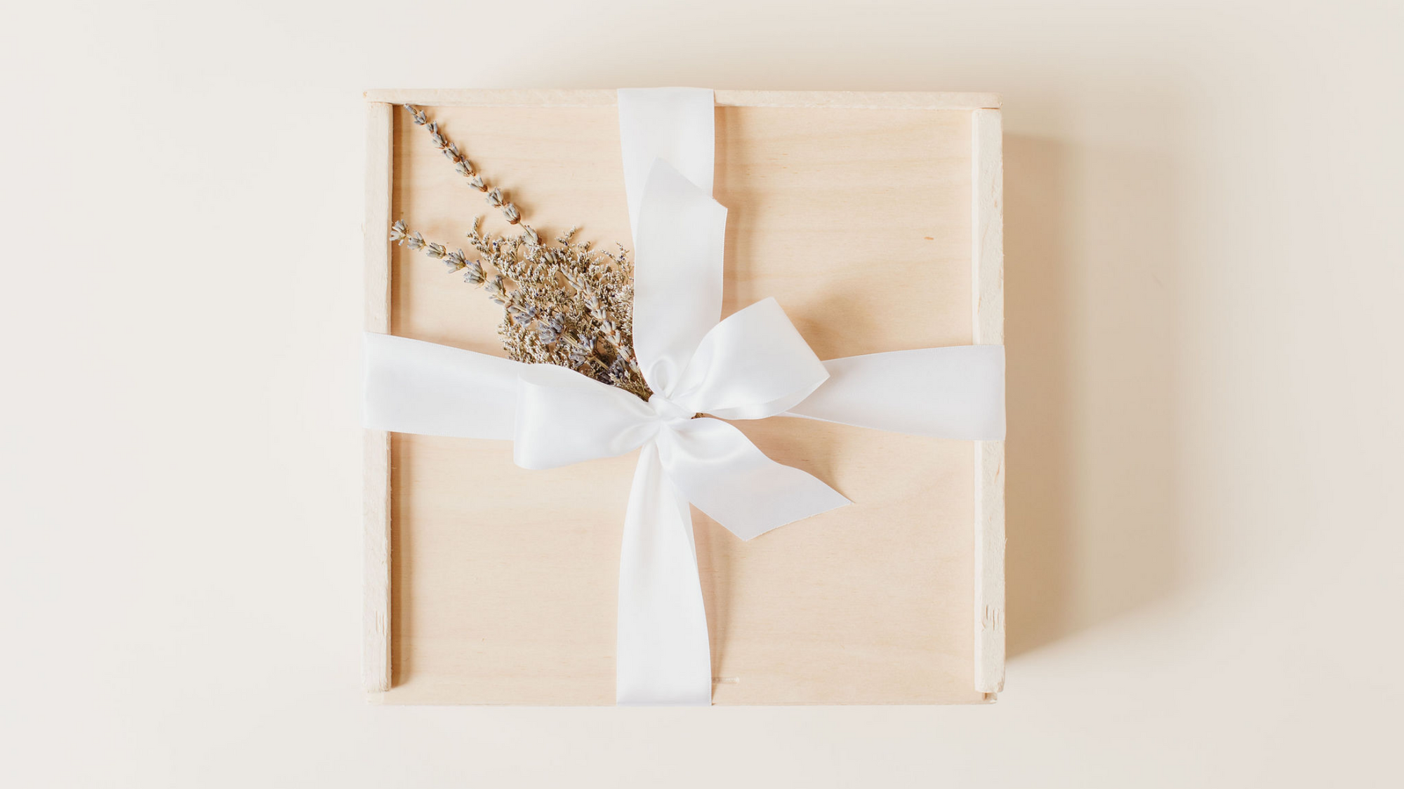 Wedding Client Gifts: Top 4 Frequently Asked Questions about Client Gifting